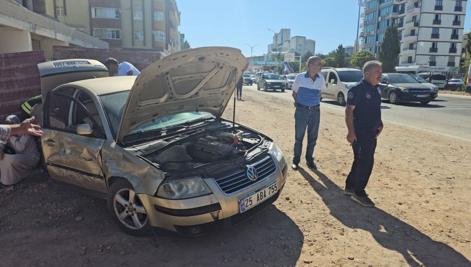 elazigda otomobil ile kamyon carpisti HAH9zvG7