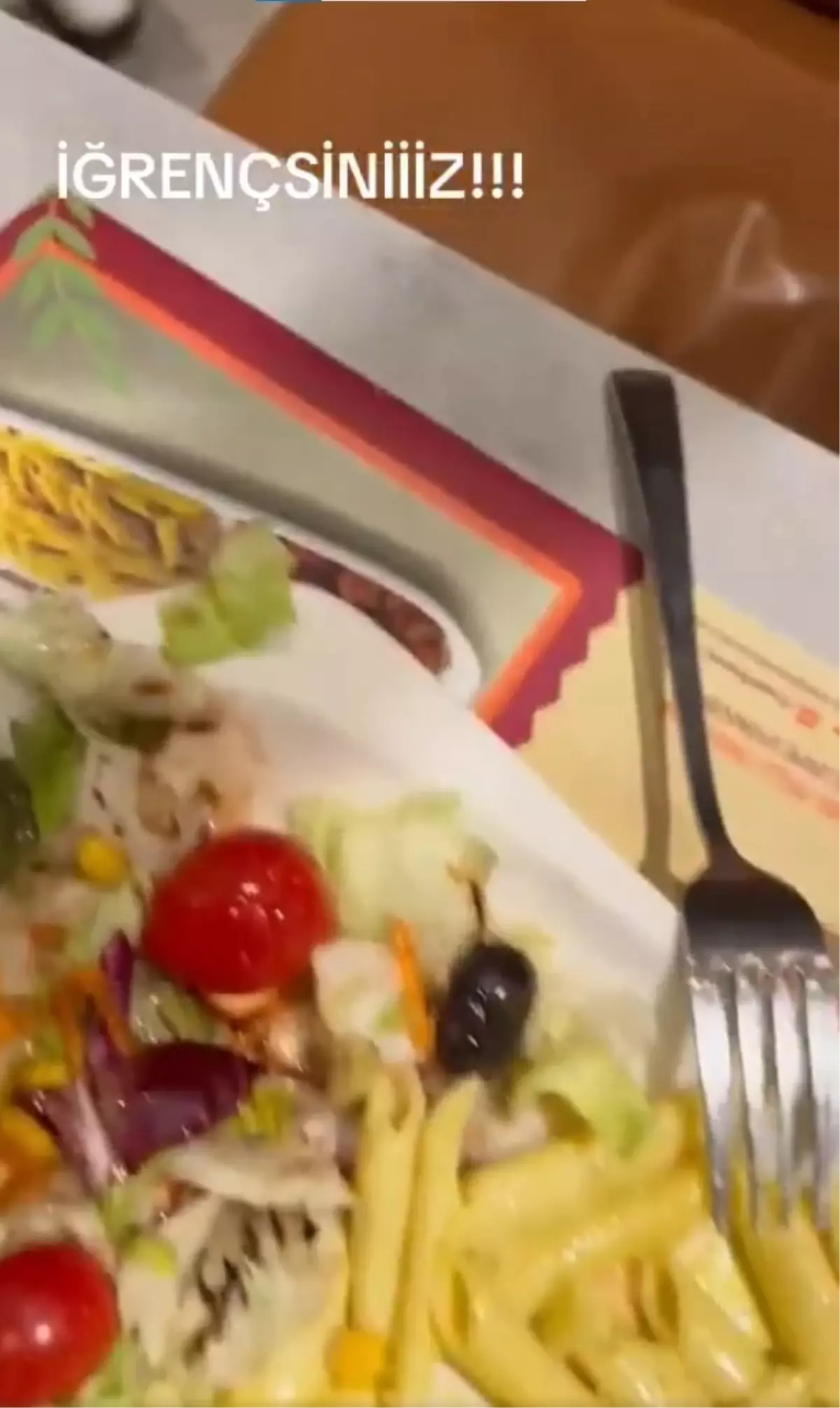 burasi hindistan degil turkiye unlu avmde mide bulandiran goruntuler B5mbKOQE.jpg