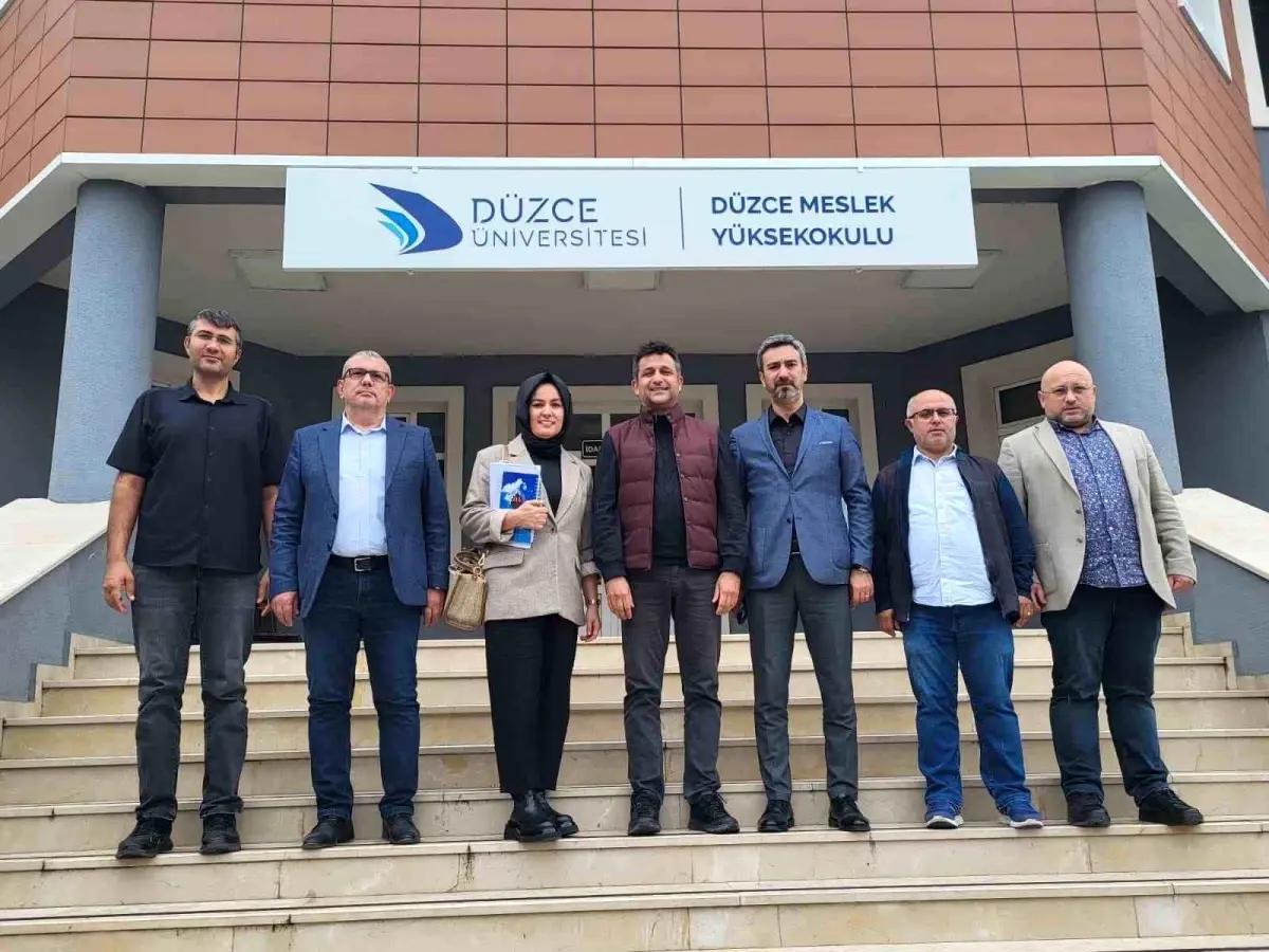 duzce ticaret ve sanayi odasi meslek yuksekokullari ile isbirligi toplantisi duzenledi u9tJLCsc.jpg