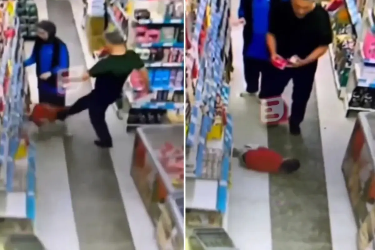 infial yaratan goruntu marketin ortasinda kucucuk cocuga yaptigina bakin pBZK5LKy.jpg