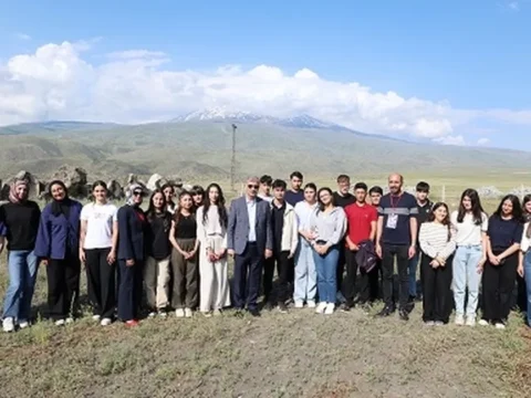 Agri dagi eteginde bilim kafe bulusmasi 8nOCX91H